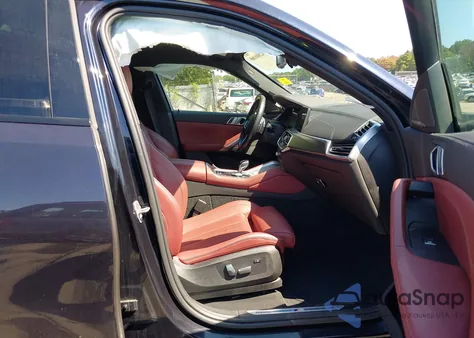 2022 BMW X6 xDrive40I z USA, uszkodzony, nr VIN 5UXCY6C05N9N29823